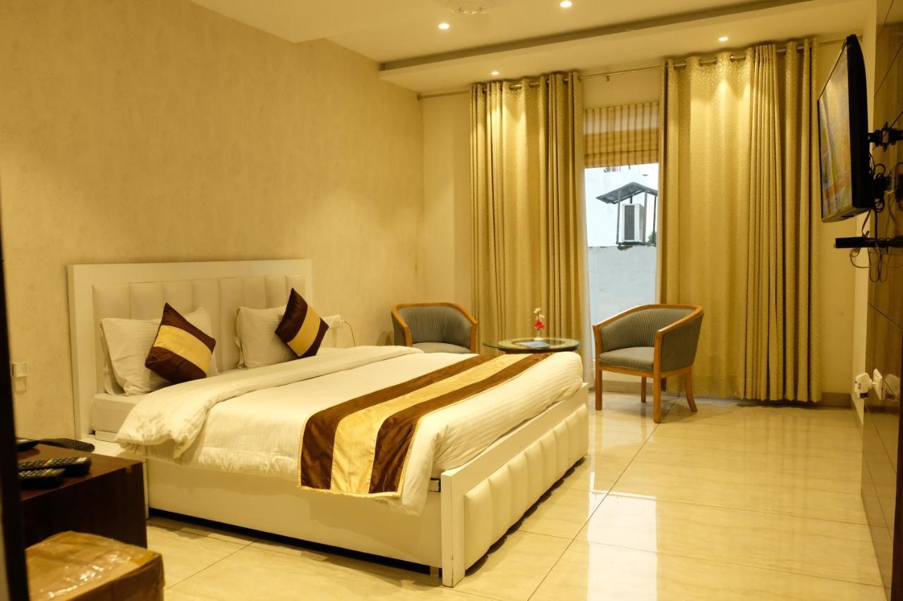 Black Mango Resort Kala Amb ภายนอก รูปภาพ